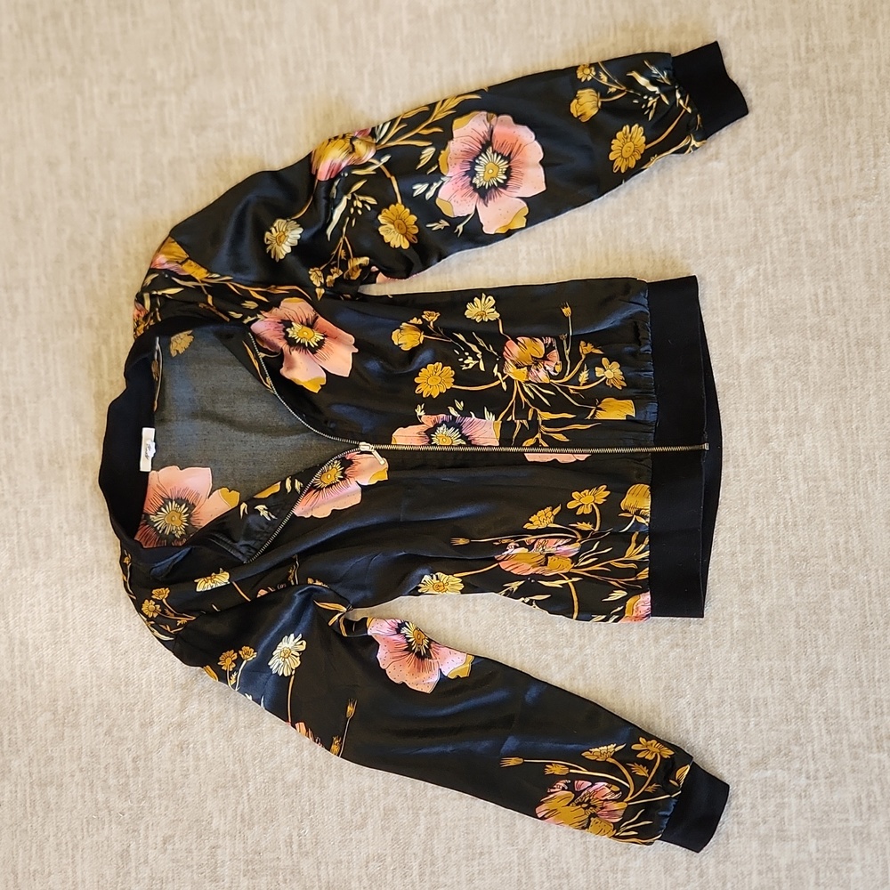 Beautiful Floral Satin-like Ardene Bomber Jacket - XS - Retro colors - 🦋